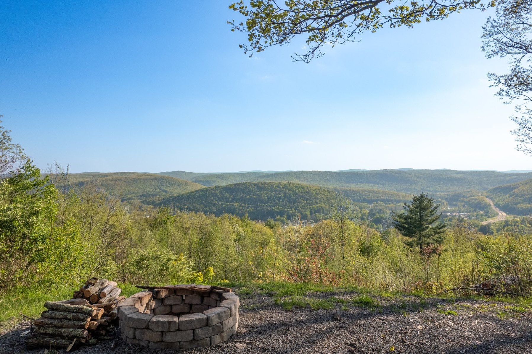 Scenic Mountaintop Cabin view